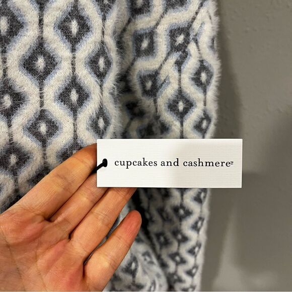 Cupcakes and cashmere button down geometric print cardigan - Picture 8 of 13